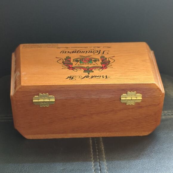 Arturo Fuente Hemingway Work of Art Wooden Collectible Empty Cigar Box - Picture 4 of 5